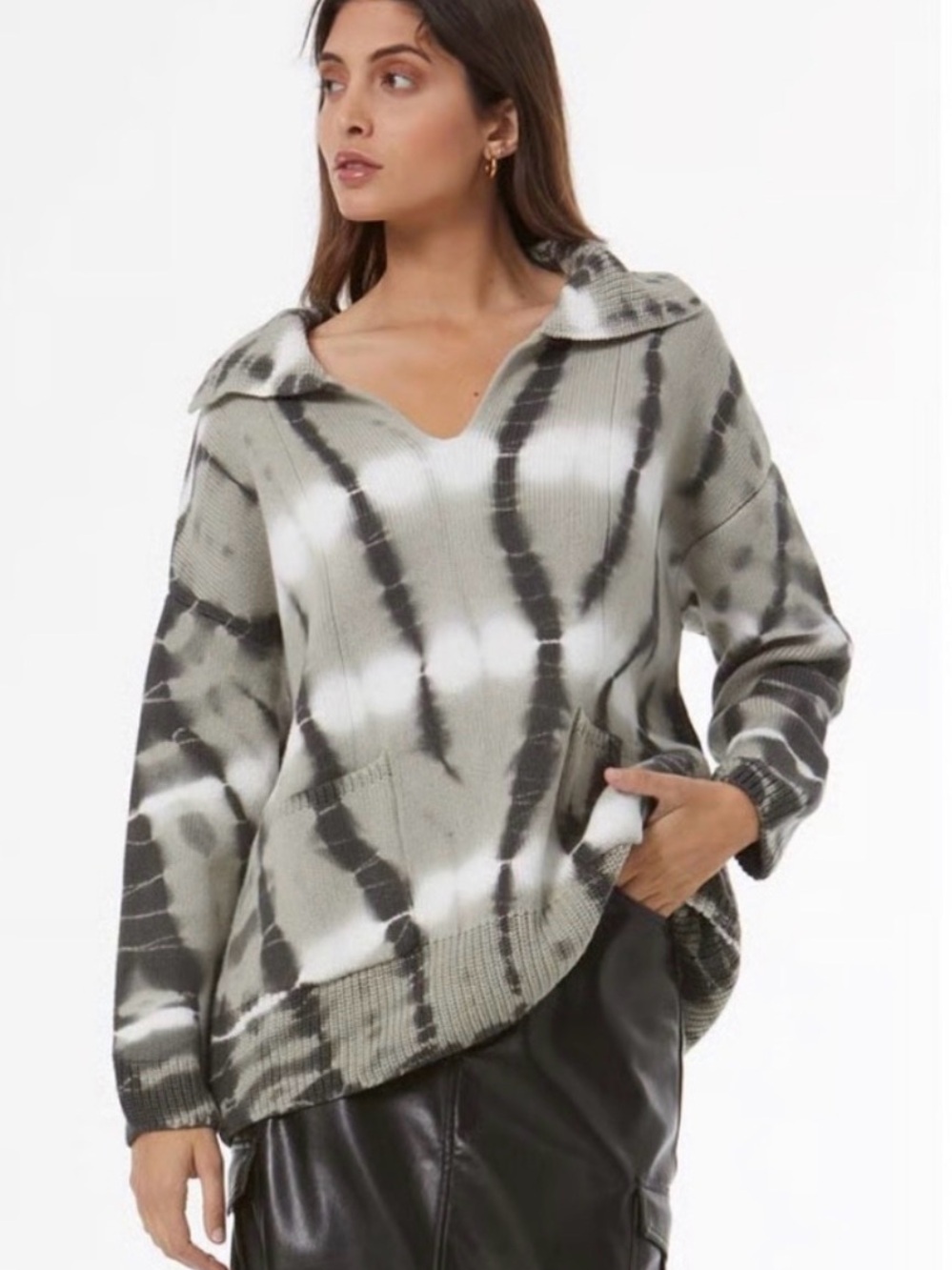 Young, Fabulous and Broke Tie-Dye V-Neck Pullover Sweater - Gray